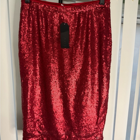 Elegant Red Sequin Pencil Skirt - Picture 9 of 12